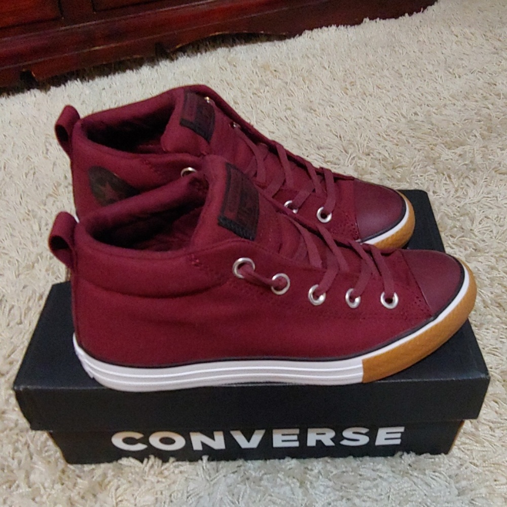 Converse Burgundy sneakers 4 juniors/6.5 woman's